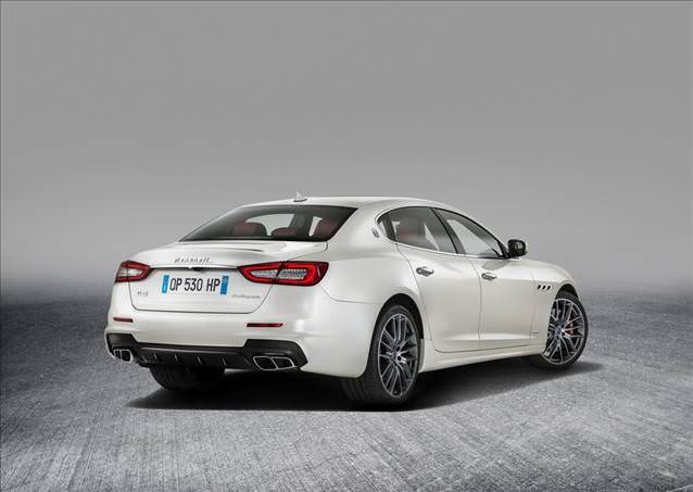 Maserati Quattroporte yenilendi