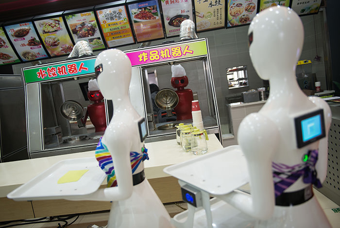 Çin'de Robot Restoran