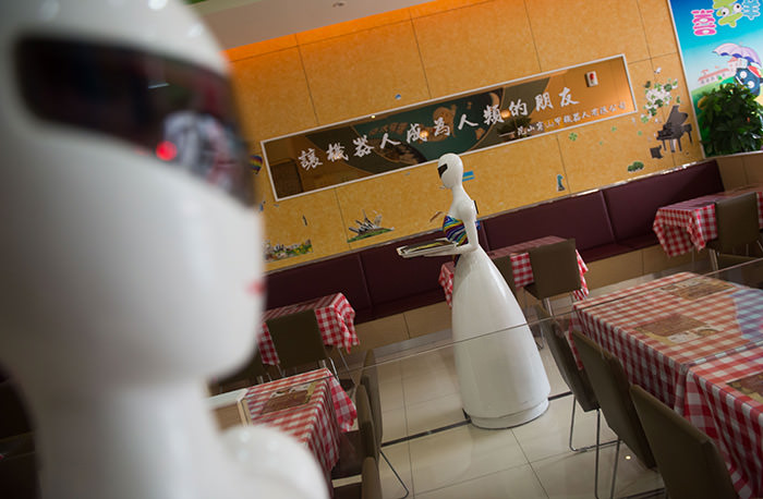 Çin'de Robot Restoran