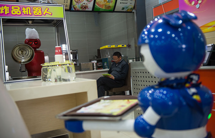Çin'de Robot Restoran