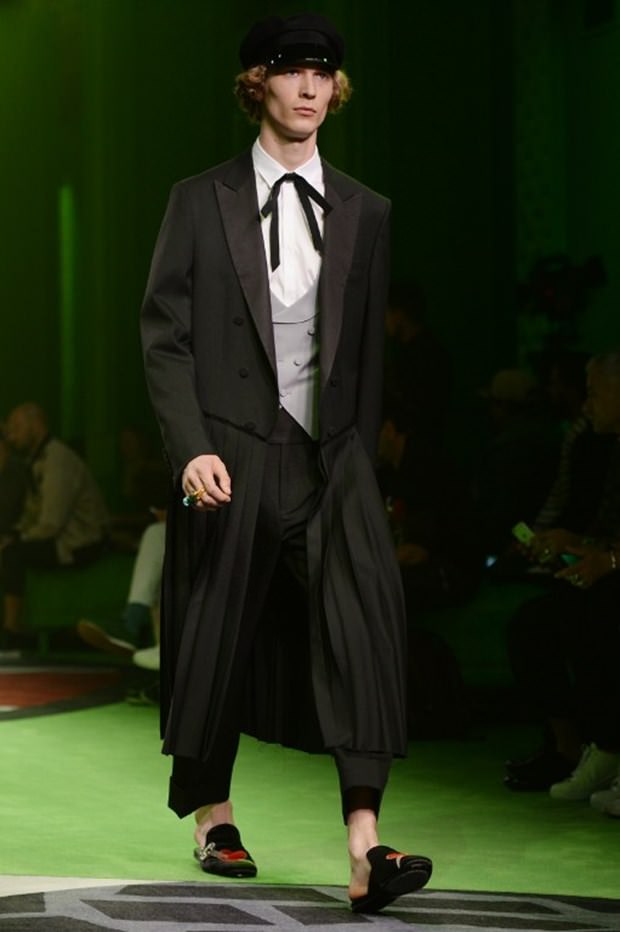 Erkek giyimde harikalar diyarı konsepti