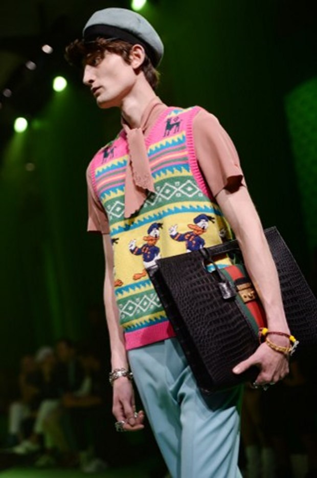 Erkek giyimde harikalar diyarı konsepti