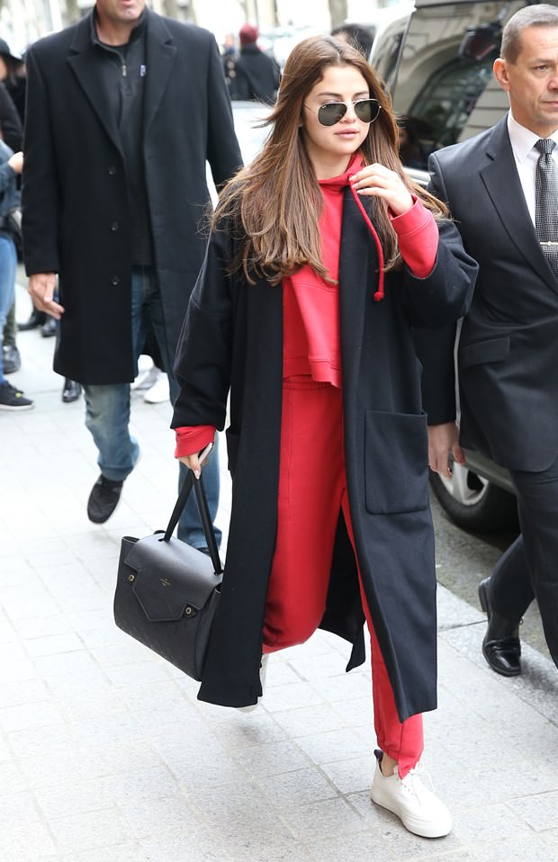 Selena Gomez'in kırmızı takıntısı