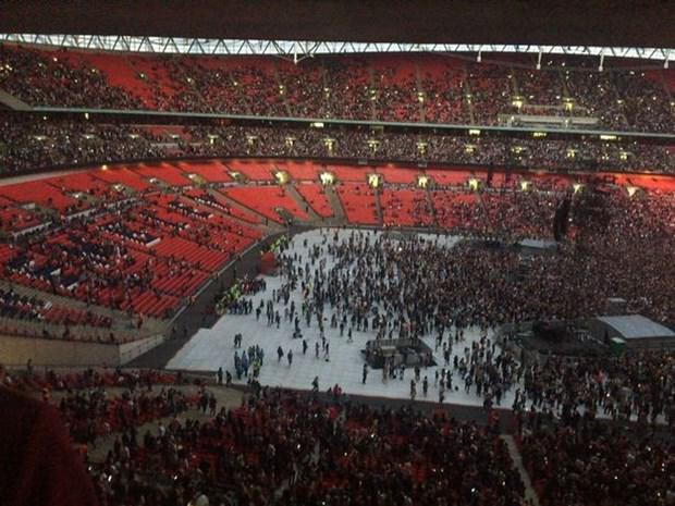 Rihanna’nın 4 bin dolarlık pantolon çizmesi