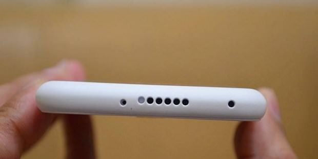 10 TL'lik akıllı telefon raflardaki yerini alıyor