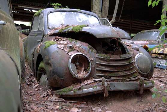 Hayaletli Otomobil Mezarları