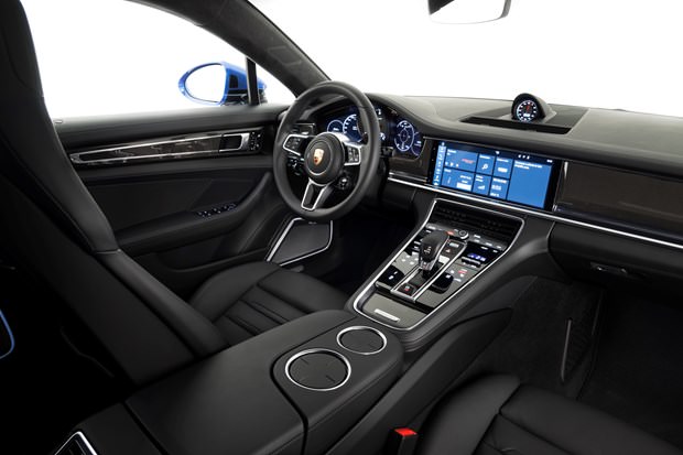 Merakla beklenen Porsche tanıtıldı