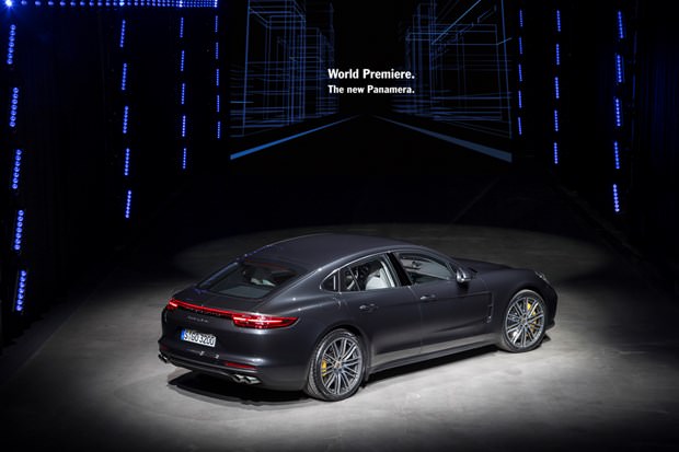 Merakla beklenen Porsche tanıtıldı