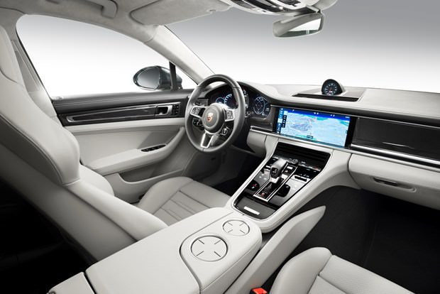 Merakla beklenen Porsche tanıtıldı