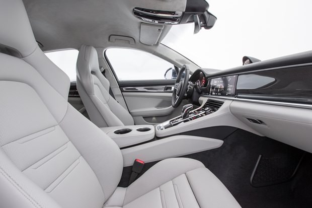 Merakla beklenen Porsche tanıtıldı