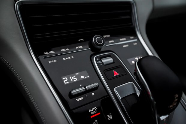 Merakla beklenen Porsche tanıtıldı