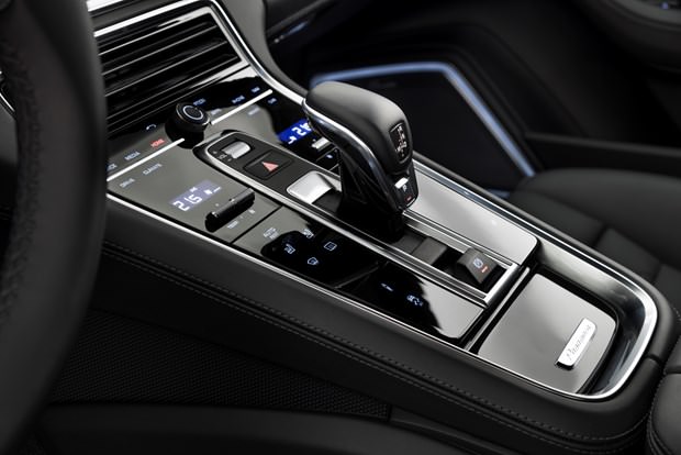 Merakla beklenen Porsche tanıtıldı