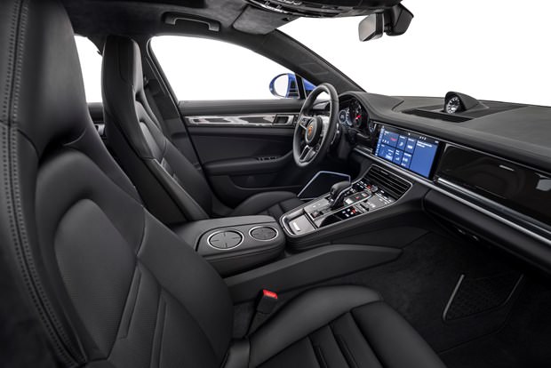 Merakla beklenen Porsche tanıtıldı