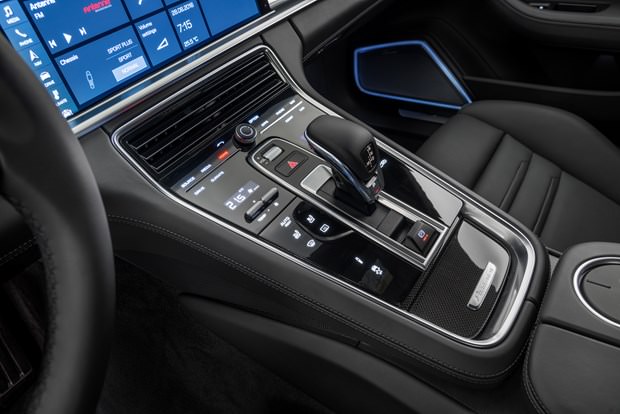 Merakla beklenen Porsche tanıtıldı