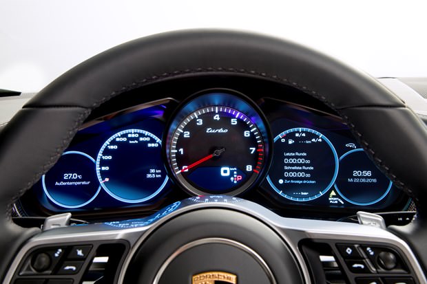 Merakla beklenen Porsche tanıtıldı