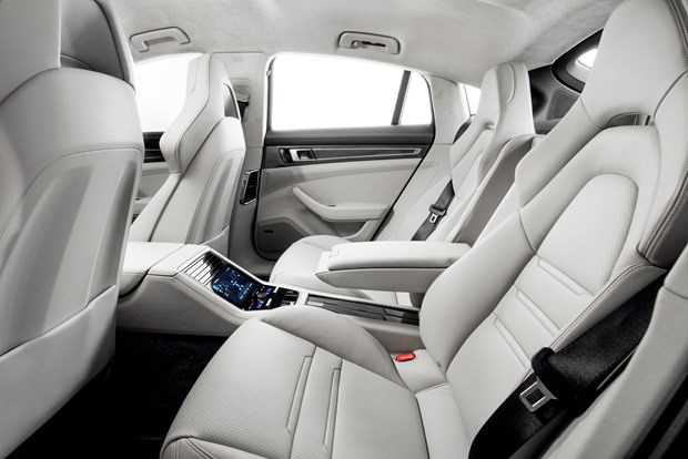 Merakla beklenen Porsche tanıtıldı