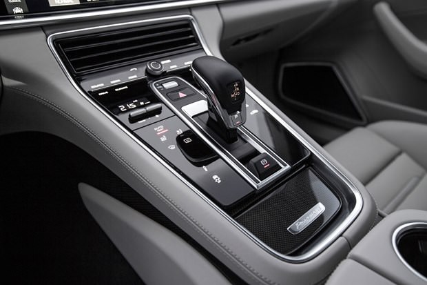 Merakla beklenen Porsche tanıtıldı