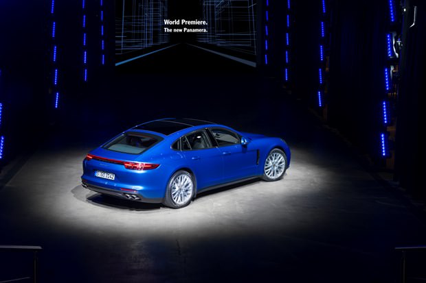 Merakla beklenen Porsche tanıtıldı