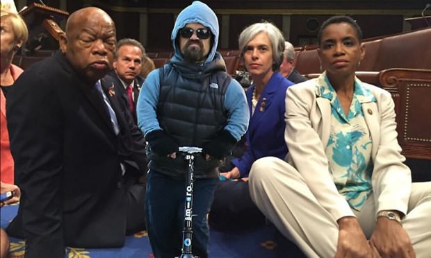 Peter Dinklage sosyal medyanın diline düştü