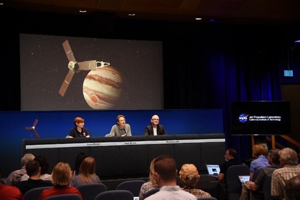 Juno Jüpiter'in yörüngesine girmeye hazırlanıyor