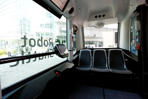 Sürücüsüz minibüs yola çıkıyor