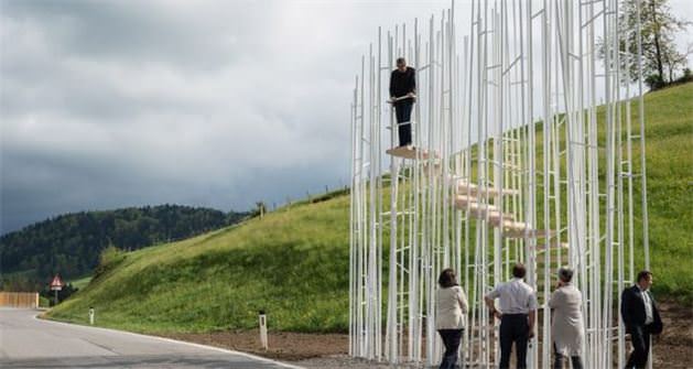 Dünyanın en çılgın otobüs durakları
