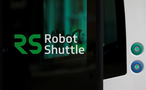 Sürücüsüz minibüs yola çıkıyor