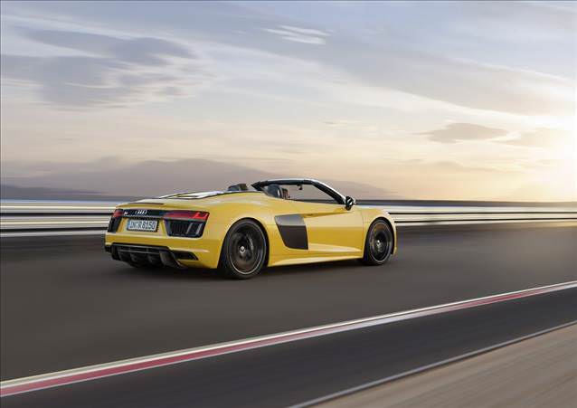 Audi R8 V10 Spyder yollara çıkıyor