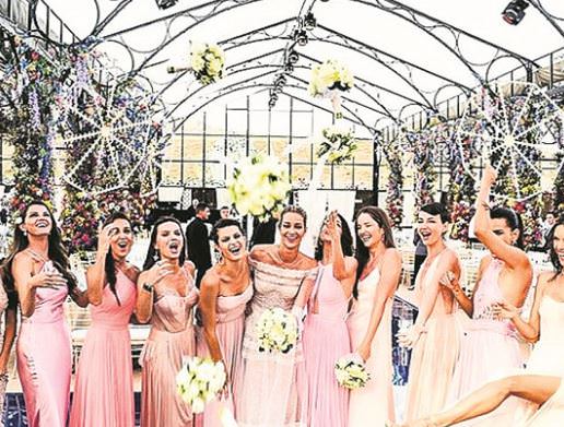 Victoria&#039;s Secret gelini!