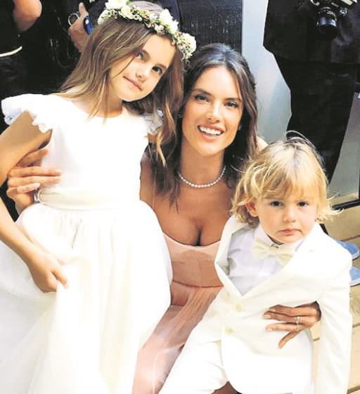 Victoria&#039;s Secret gelini!