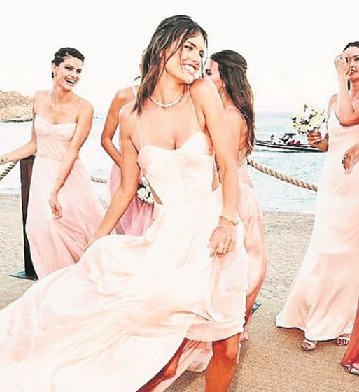 Victoria&#039;s Secret gelini!