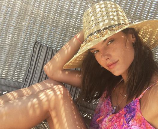 Victoria&#039;s Secret gelini!