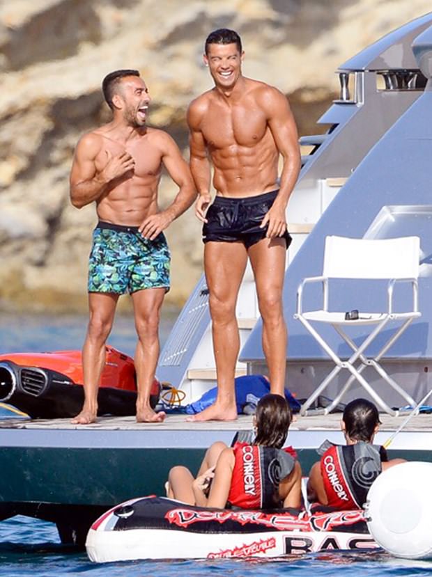 Cristiano Ronaldo arkadaşlarıyla tatilde