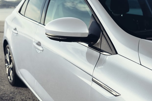 Yeni Renault Megane Sedan Ekim 2016'da yollarda