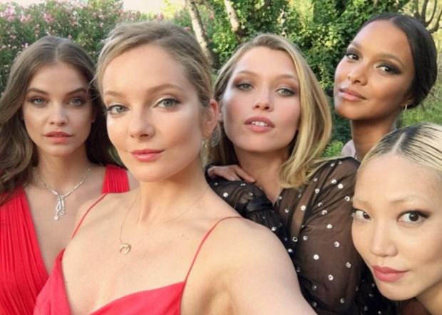 Podyumların kraliçeleri Leonardo Di Caprio'nun vakıf gecesinde