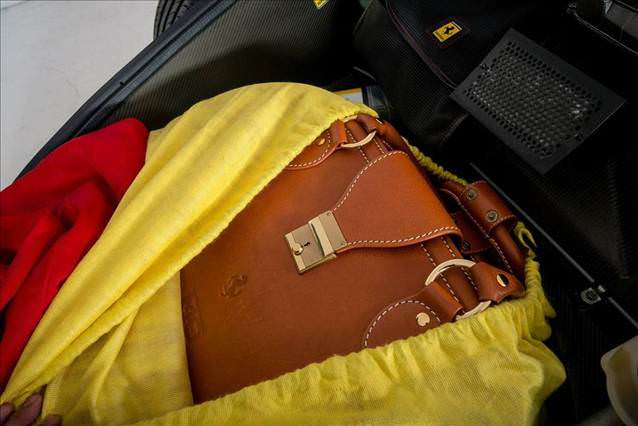 Koleksiyoncular onun peşinde