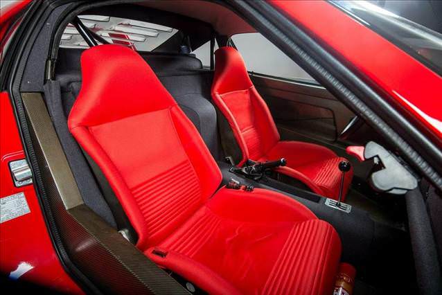 Koleksiyoncular onun peşinde