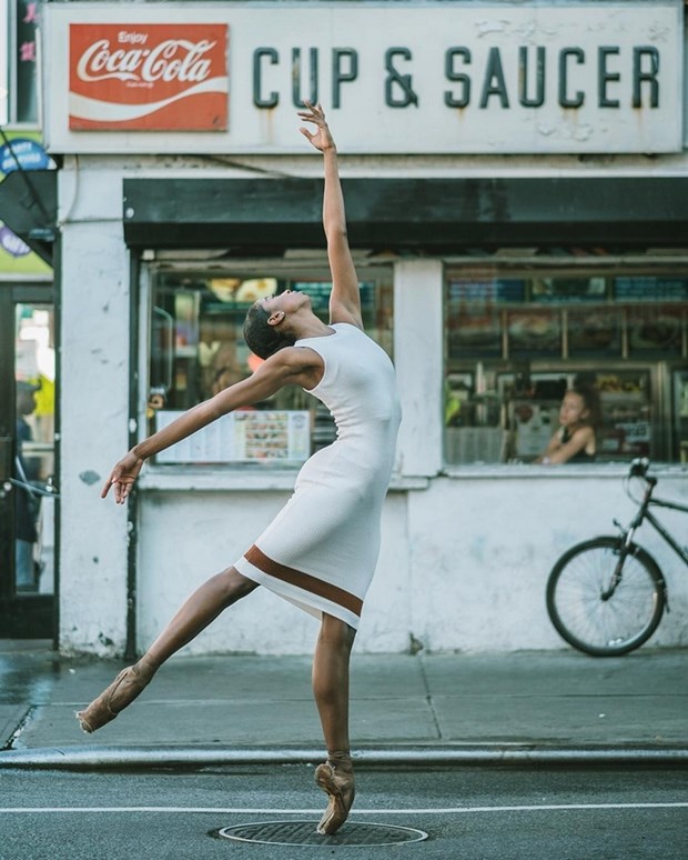 Bale Havana sokaklarına taştı