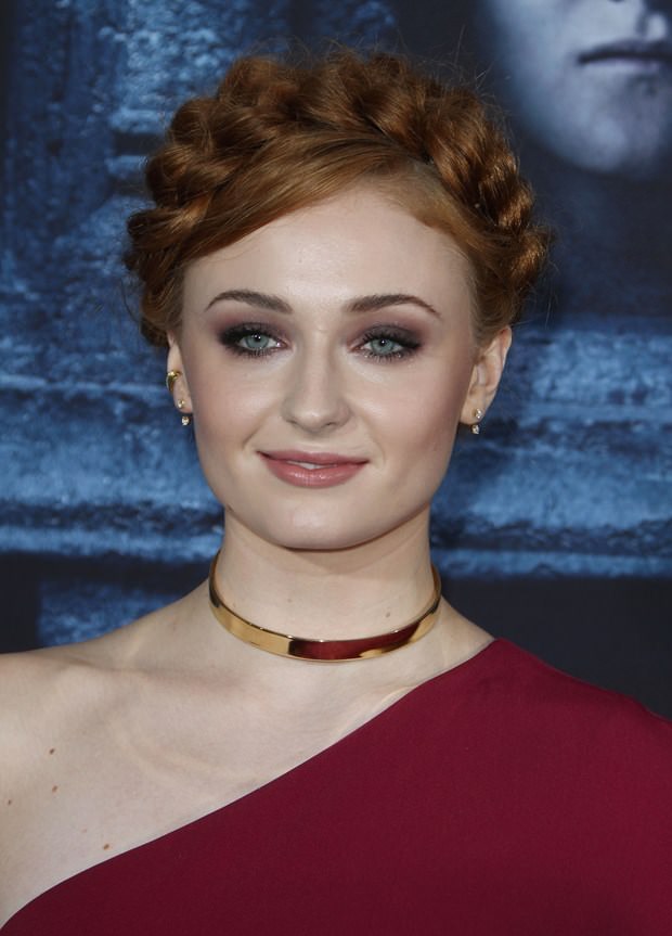 Sophie Turner’ın öpücük dövmesi
