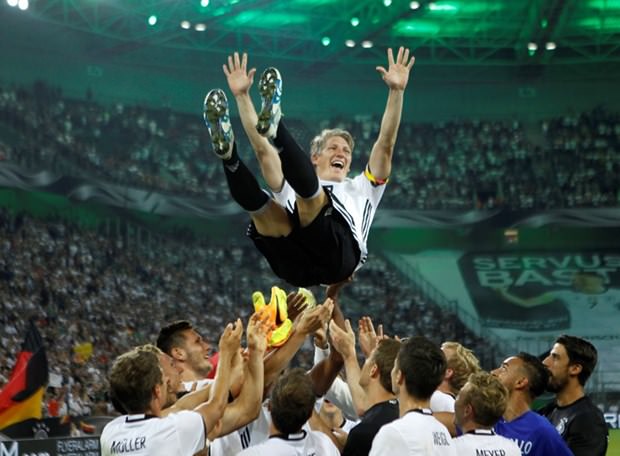 Bastian Schweinsteiger Almanya milli takımına veda etti