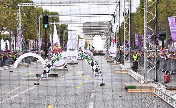 Paris'te drone yarışı