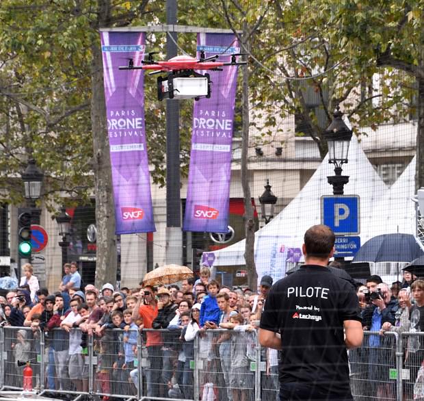 Paris'te drone yarışı