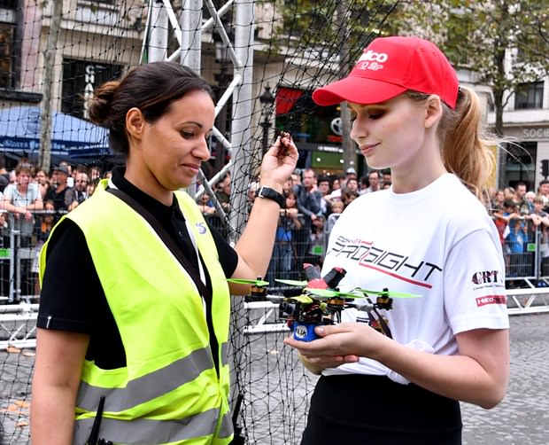 Paris'te drone yarışı