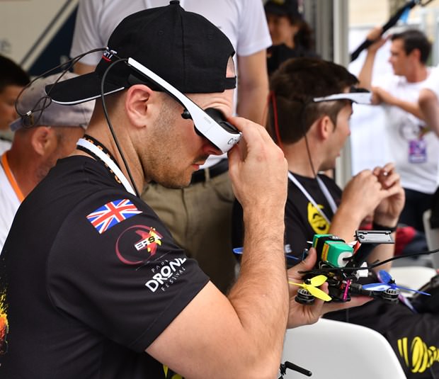 Paris'te drone yarışı