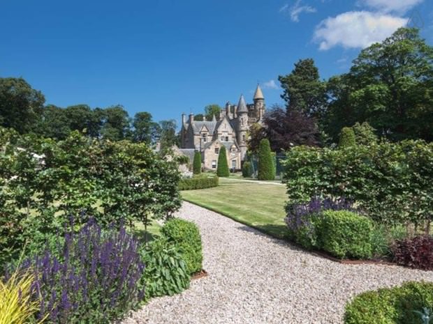 Yeni trend 'şatoda tatil'