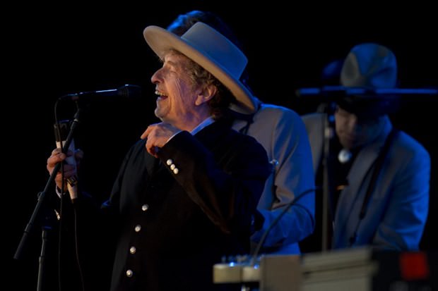 Nobel ödülü kazanan Bob Dylan kayıplara karıştı