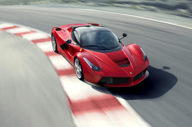 Ferrari LaFerrari (347 Km/s)