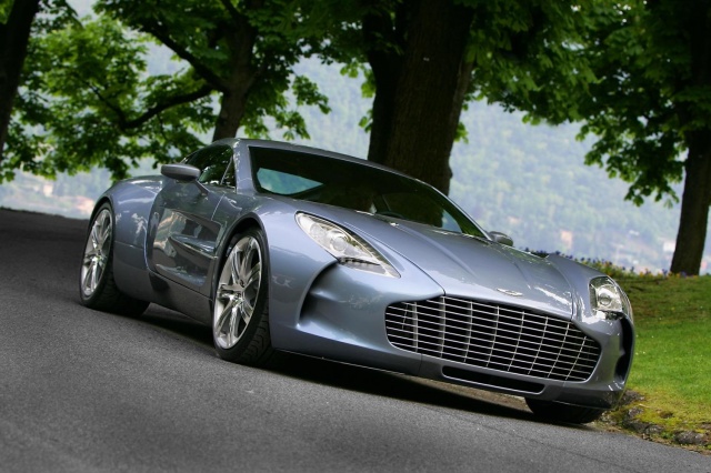 Aston Martin One-77 (352 Km/s)