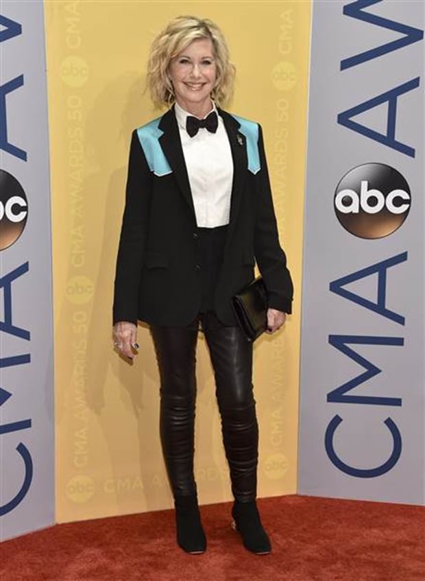 Country Müzik Ödülleri (CMA) gecesinin yıldızı Beyonce