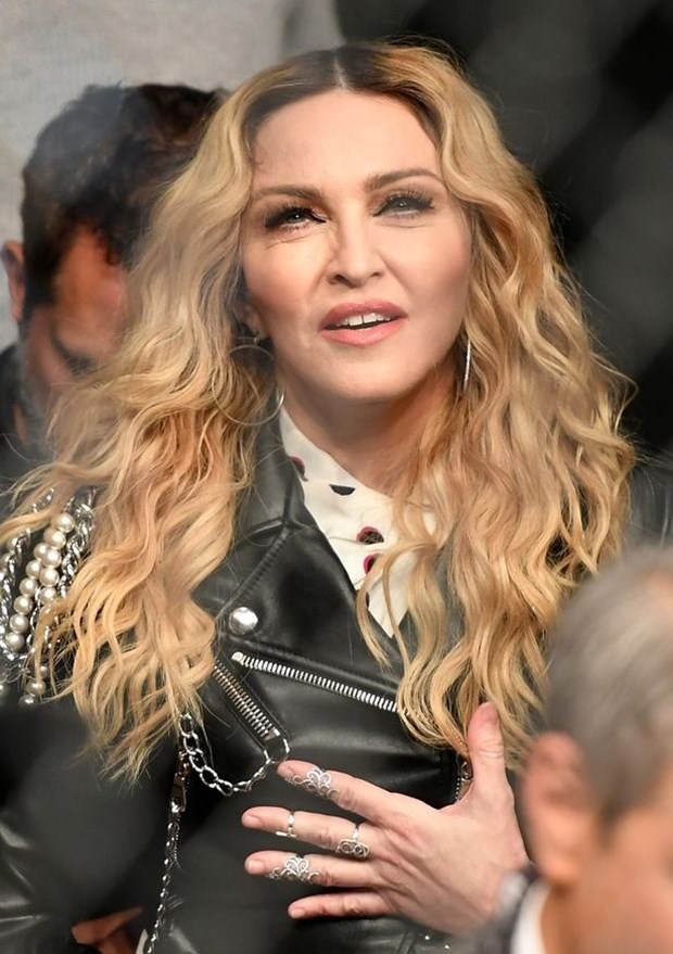Madonna’nın elleri başka yüzü başka yaşta
